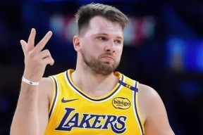 爱游戏体育-关于东契奇连续十二场比赛得分超过大胜，加拿大队挑战极限！的信息