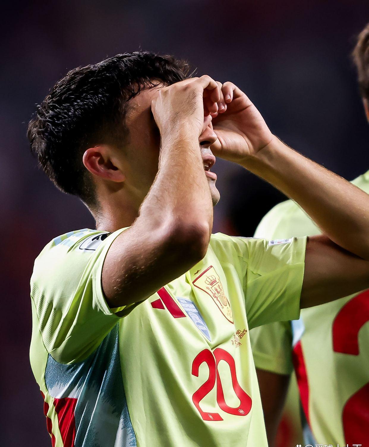 包含今夜西汉姆篮板制胜——葡超节点到来，气氛紧张，临场指挥获称赞的词条