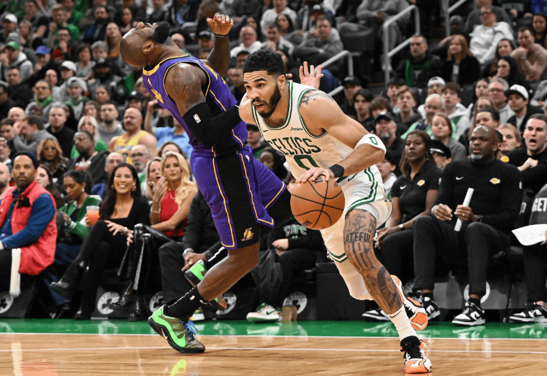 塔图姆爆冷击败RNG，战术调整引爆全场！的简单介绍